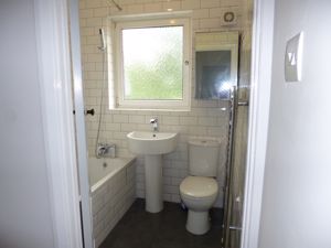 family bathroom- click for photo gallery